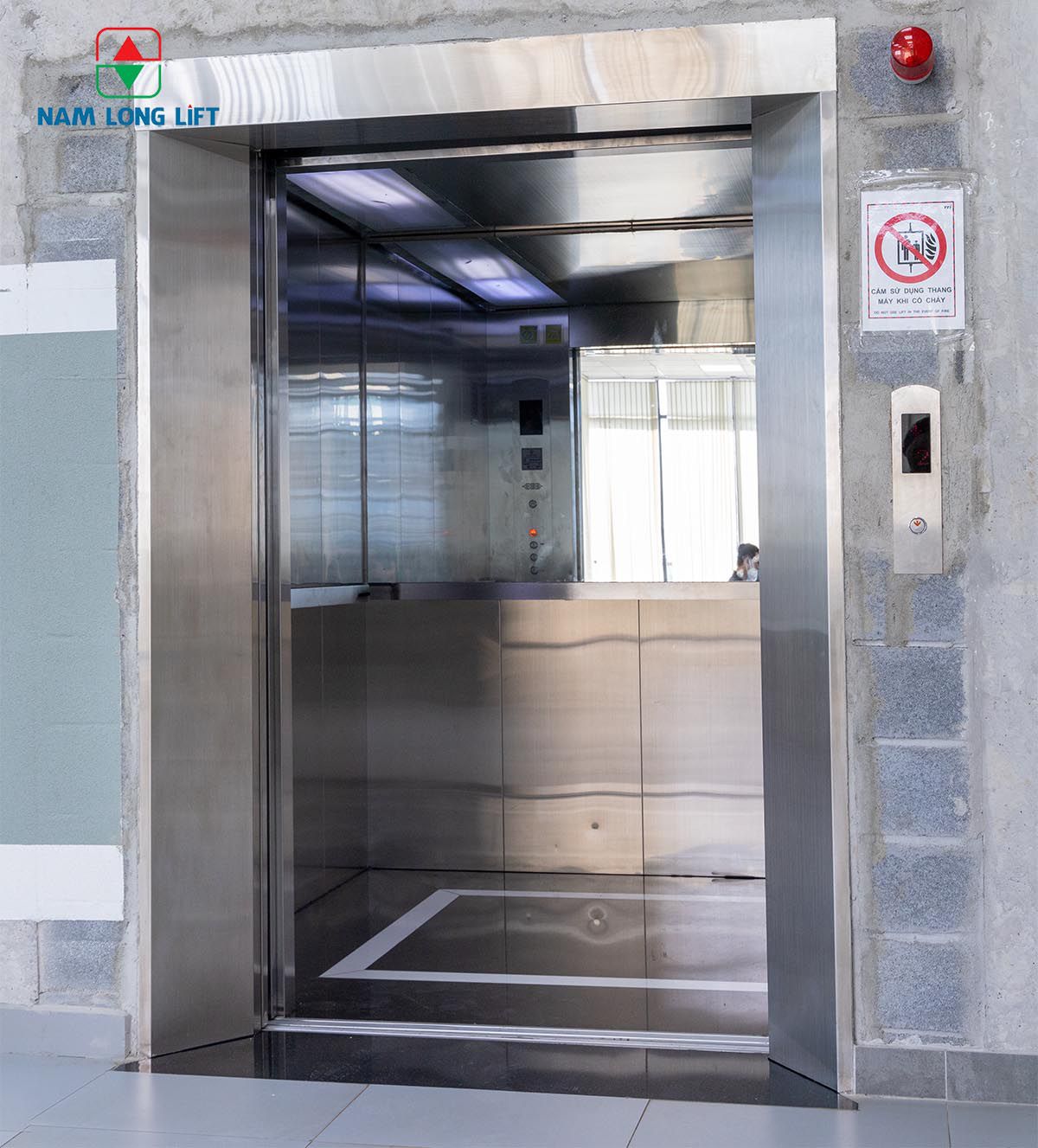 thang máy tải khách